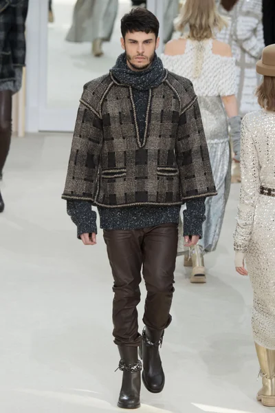 Look 75